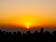 Sunrise for workers on Tiger Hill in the Himalayans (Photo by Anaxoloti, CC BY-NC 2.0)